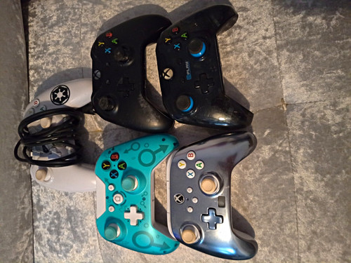 Powera wired controllers - wired, lot